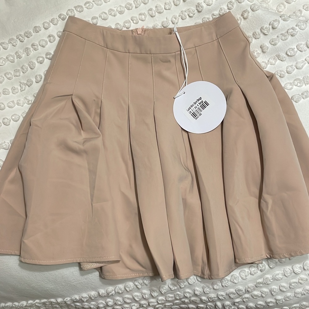 Princess polly pleated skirt! So trendy